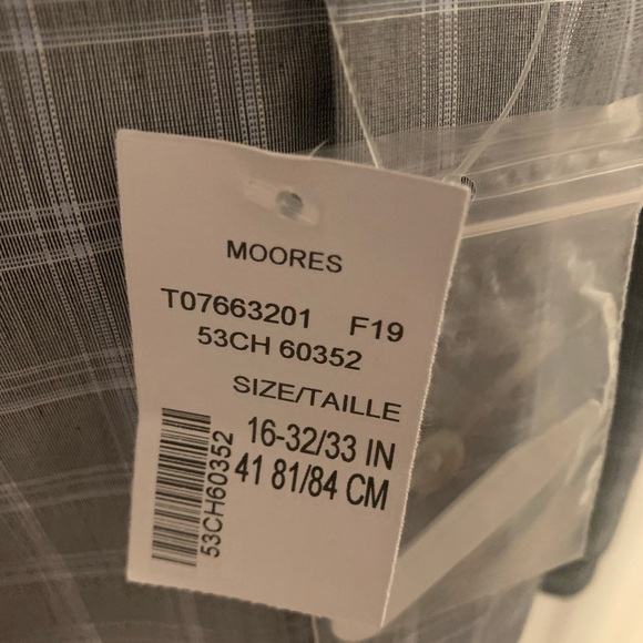 Calvin Klein Dress Shirt - Brand New - Picture 3 of 3